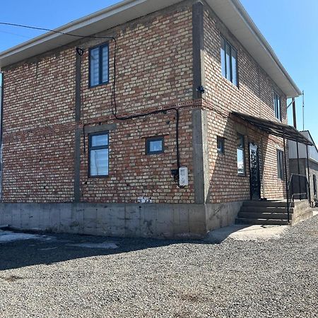 Maral Guesthouse Karakol Exterior foto